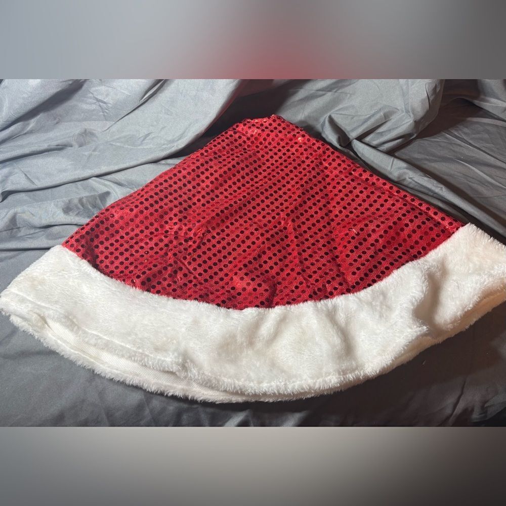 🎄❤️🎄 60” Red Sequins Round Christmas Tree Skirt